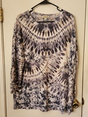 ONE WORLD Tie-Dye Long Sleeve Tee in Navy and Cream